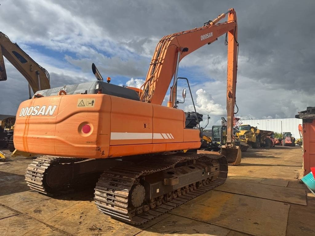 Doosan DX 300 LC ( 4.690 original hours 18M long reach ) - Excavadora: foto 5 Doosan DX 300 LC ( 4.690 original hours 18M long reach ) - Excavadora: foto 5