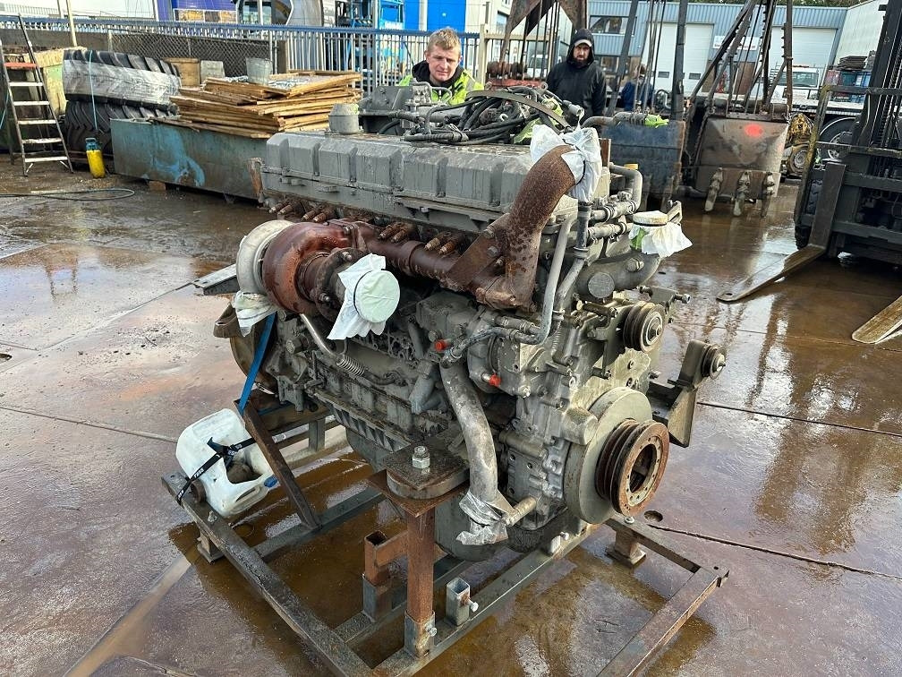 Isuzu 6WG1X 250hours only zx870 - Motor para Maquinaria de construcción: foto 3 Isuzu 6WG1X 250hours only zx870 - Motor para Maquinaria de construcción: foto 3