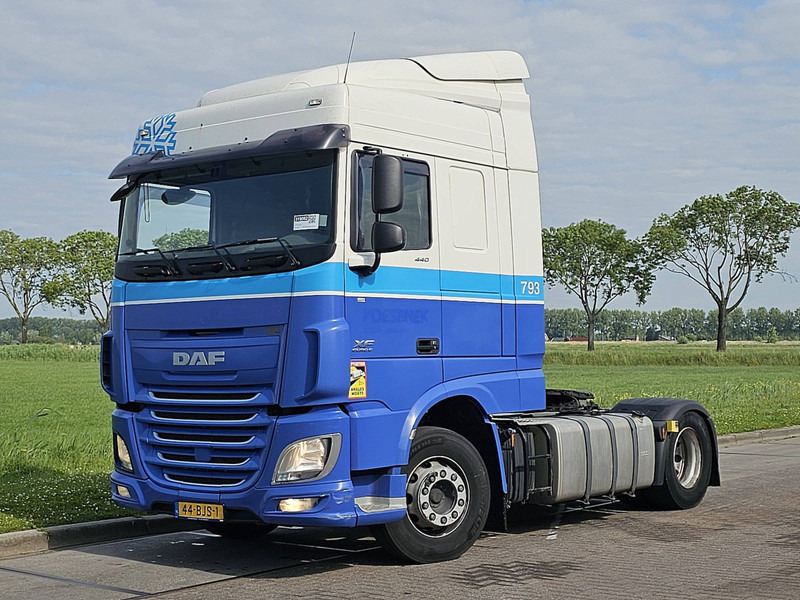 DAF XF 440 SPACECAB 2X TANK - Cabeza tractora: foto 2 DAF XF 440 SPACECAB 2X TANK - Cabeza tractora: foto 2