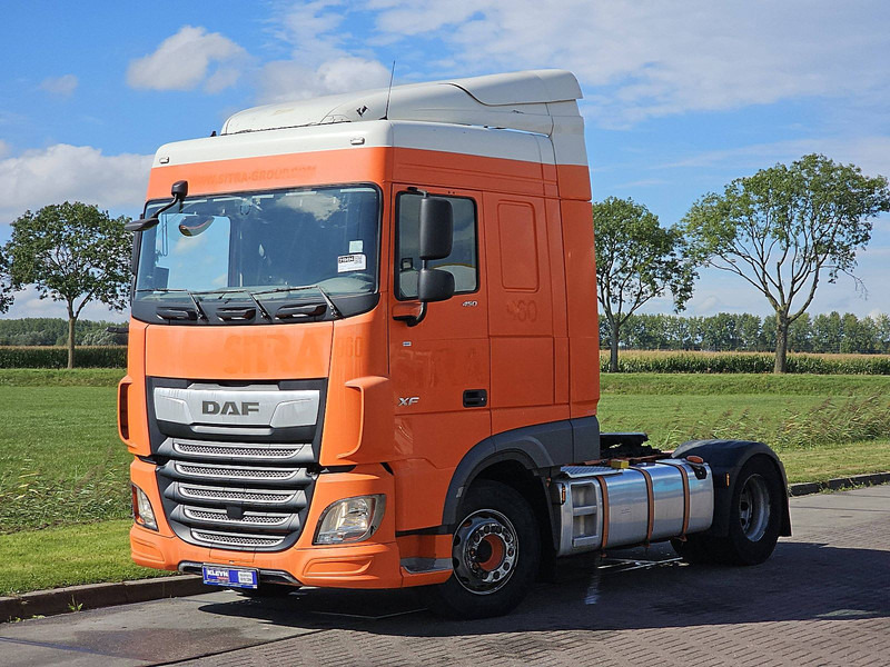 DAF XF 450 SPACECAB 2X TANK - Cabeza tractora: foto 2 DAF XF 450 SPACECAB 2X TANK - Cabeza tractora: foto 2