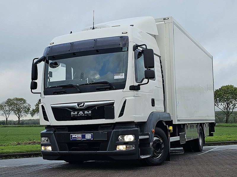 MAN 12.250 TGM LX HEATER 2T LIFT - Camión caja cerrada: foto 1 MAN 12.250 TGM LX HEATER 2T LIFT - Camión caja cerrada: foto 1
