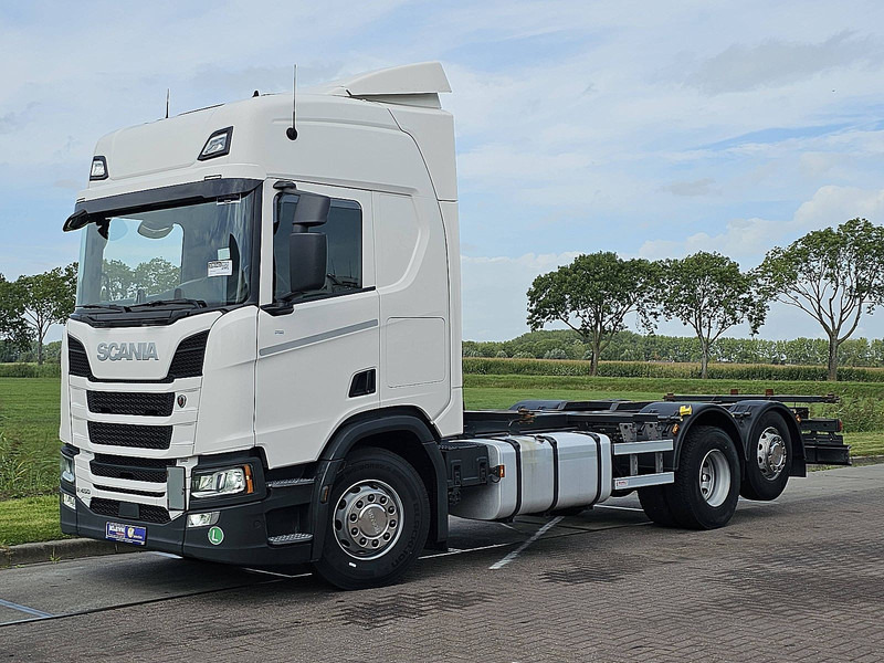Scania R450 6X2*4 RET. LED WB475 - Camión portacontenedore/ Intercambiable: foto 2 Scania R450 6X2*4 RET. LED WB475 - Camión portacontenedore/ Intercambiable: foto 2