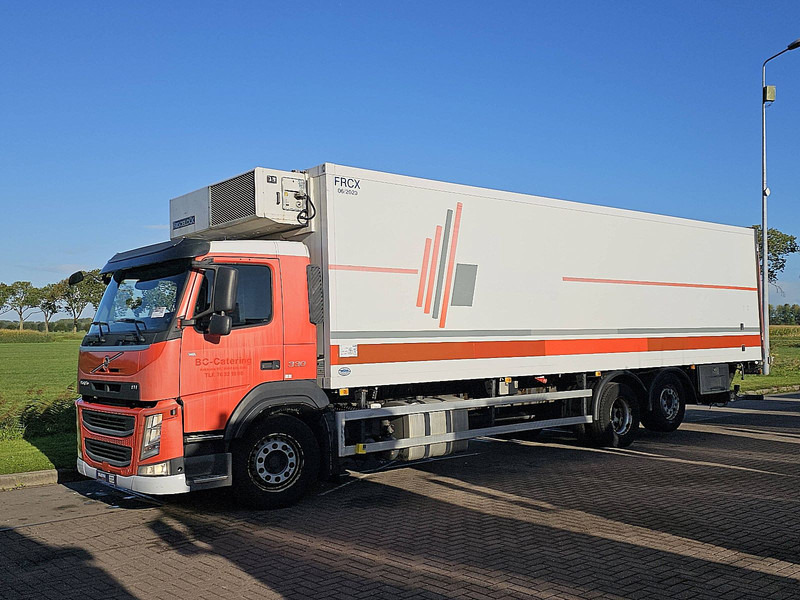 Volvo FM 330 6X2 FRIGOBL. LIFT - Camión frigorífico: foto 2 Volvo FM 330 6X2 FRIGOBL. LIFT - Camión frigorífico: foto 2