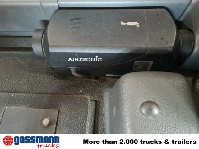 Mercedes-Benz Axor 1828 AK 4x4, Winterdienstausstattung, Kran - Camión volquete, Camión grúa: foto 4 Mercedes-Benz Axor 1828 AK 4x4, Winterdienstausstattung, Kran - Camión volquete, Camión grúa: foto 4