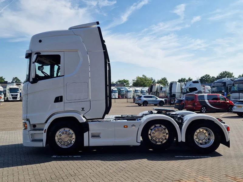 Scania 660S V8 NGS Highline 6x2/4 - New - Full spec - Retarder - Night clima - Led - Leather - Navi - Cabeza tractora: foto 4 Scania 660S V8 NGS Highline 6x2/4 - New - Full spec - Retarder - Night clima - Led - Leather - Navi - Cabeza tractora: foto 4