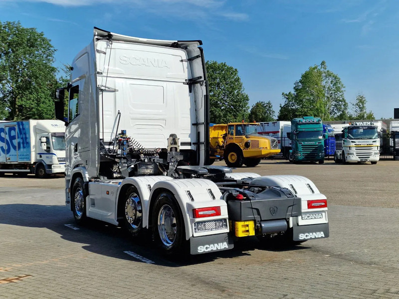 Scania 660S V8 NGS Highline 6x2/4 - New - Old dashboard - Full spec - Retarder - Night clima - Led - Leather - Navi - Cabeza tractora: foto 5 Scania 660S V8 NGS Highline 6x2/4 - New - Old dashboard - Full spec - Retarder - Night clima - Led - Leather - Navi - Cabeza tractora: foto 5