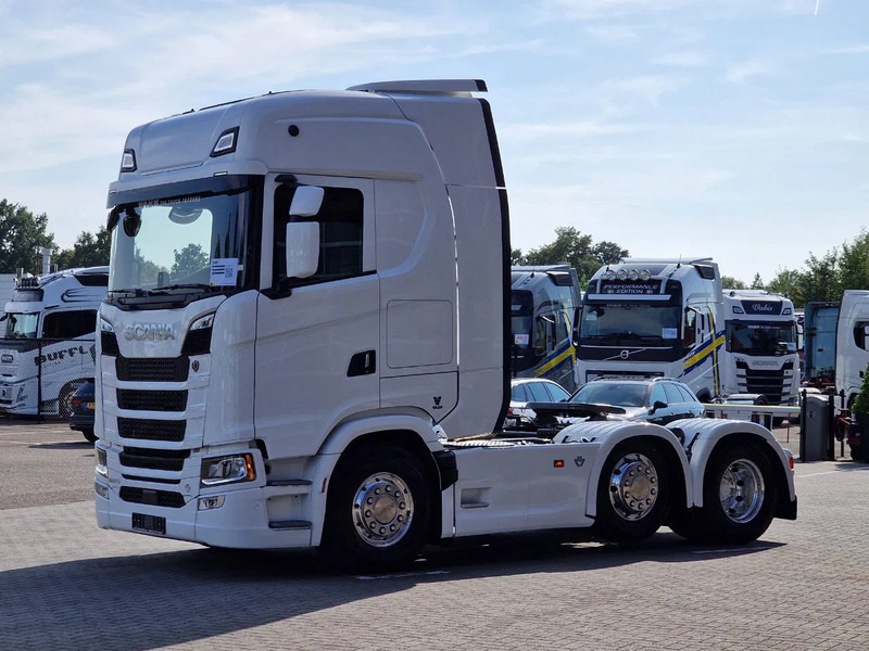 Scania 660S V8 NGS Highline 6x2/4 - New - Old dashboard - Full spec - Retarder - Night clima - Led - Leather - Navi - Cabeza tractora: foto 3 Scania 660S V8 NGS Highline 6x2/4 - New - Old dashboard - Full spec - Retarder - Night clima - Led - Leather - Navi - Cabeza tractora: foto 3