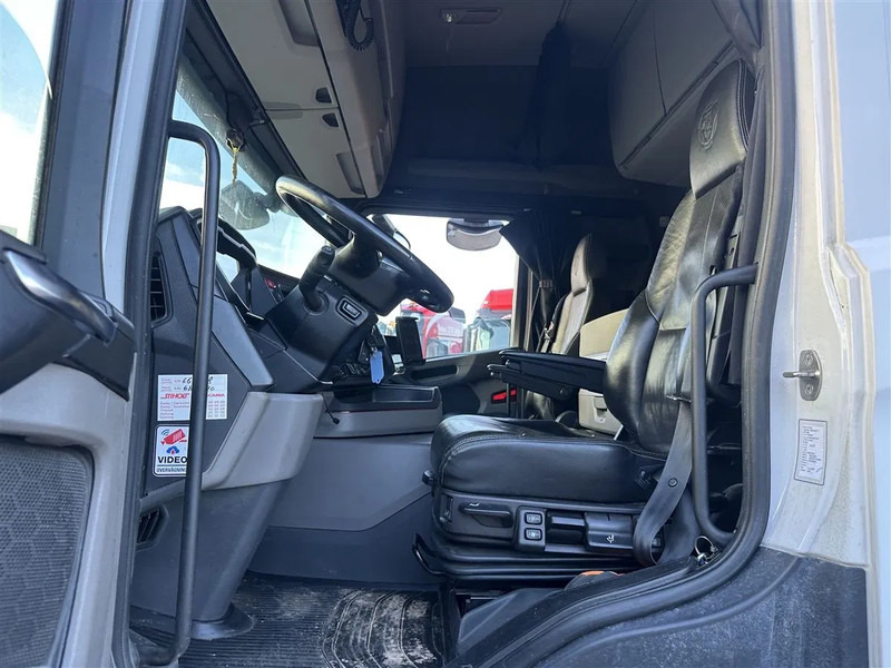 Scania G450 NGS Highline 6x2/4 - Steering - Euro 6 - Led - Leather - Chassis cover - Cabeza tractora: foto 3 Scania G450 NGS Highline 6x2/4 - Steering - Euro 6 - Led - Leather - Chassis cover - Cabeza tractora: foto 3