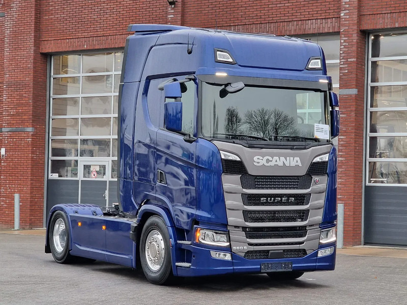 Scania S560 Highline 4x2 - Full spec - Retader - Night clima - Full air - Facelift - 2x tank - Cabeza tractora: foto 1 Scania S560 Highline 4x2 - Full spec - Retader - Night clima - Full air - Facelift - 2x tank - Cabeza tractora: foto 1