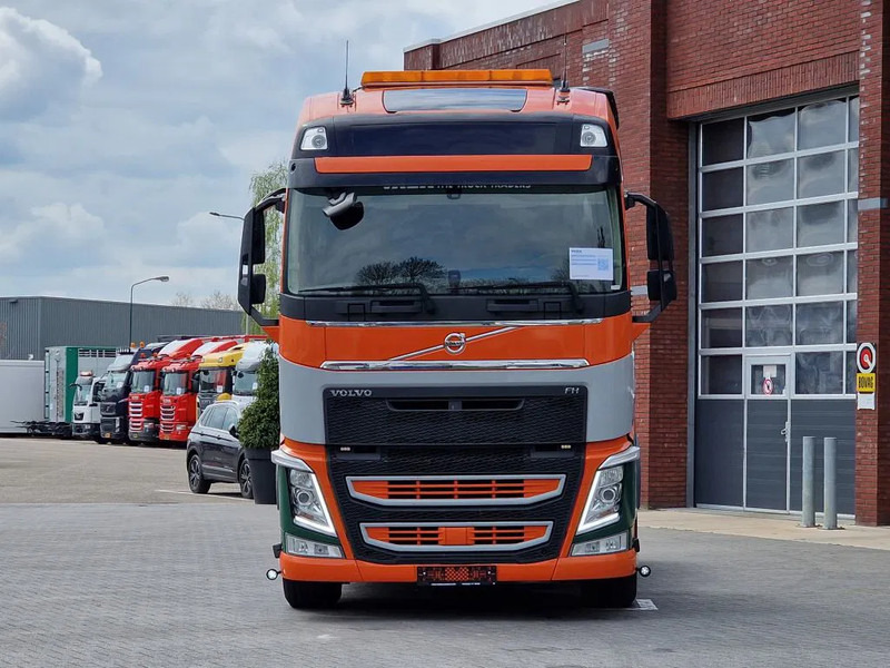 Volvo FH 13.500 6x4 - HMF 1153 K2 crane kran grua - Hydraulic - Lift axle - Euro 6 - Cabeza tractora: foto 4 Volvo FH 13.500 6x4 - HMF 1153 K2 crane kran grua - Hydraulic - Lift axle - Euro 6 - Cabeza tractora: foto 4