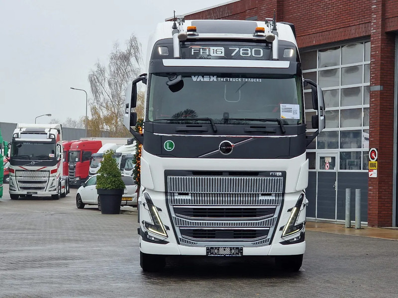 Volvo FH 16.780 8x4*4 Globetrotter XL - 245T GCW - New - Full air - I parkcool - Retarder - Cabeza tractora: foto 2 Volvo FH 16.780 8x4*4 Globetrotter XL - 245T GCW - New - Full air - I parkcool - Retarder - Cabeza tractora: foto 2