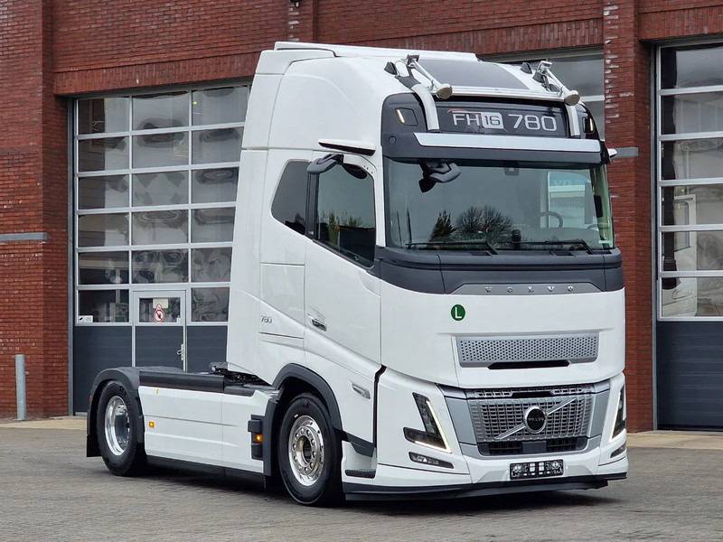 Volvo FH 16 780 Aero Globetrotter XL 4x2 - NEW - Full spec - Retarder - Full air - 2x tank - Cabeza tractora: foto 1 Volvo FH 16 780 Aero Globetrotter XL 4x2 - NEW - Full spec - Retarder - Full air - 2x tank - Cabeza tractora: foto 1