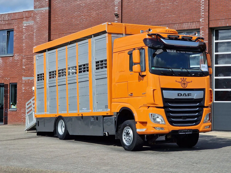 DAF XF 530 4x2 - Livestock Menke 2 deck water & ventilation - Camión transporte de ganado: foto 2 DAF XF 530 4x2 - Livestock Menke 2 deck water & ventilation - Camión transporte de ganado: foto 2