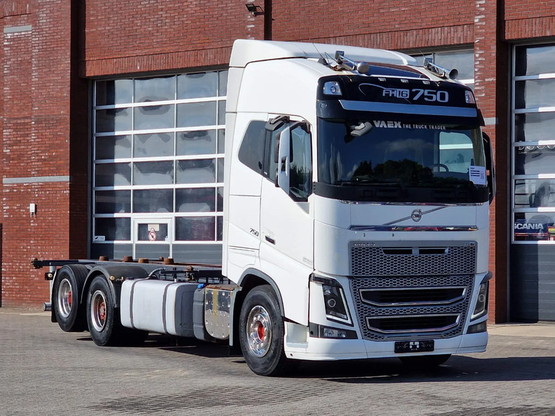 Volvo FH 16.750 Globetrotter 6x2 BDF - Retarder - HUB reduction - Euro 5 - 4.90 WB - Camión portacontenedore/ Intercambiable: foto 1 Volvo FH 16.750 Globetrotter 6x2 BDF - Retarder - HUB reduction - Euro 5 - 4.90 WB - Camión portacontenedore/ Intercambiable: foto 1