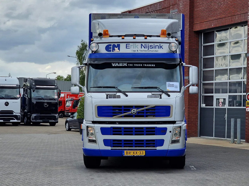 Volvo FM 380 6x2 - 2/3 stock Berdex Livestock - 54M3 - Weighbridge - I shift - Camión transporte de ganado: foto 2 Volvo FM 380 6x2 - 2/3 stock Berdex Livestock - 54M3 - Weighbridge - I shift - Camión transporte de ganado: foto 2