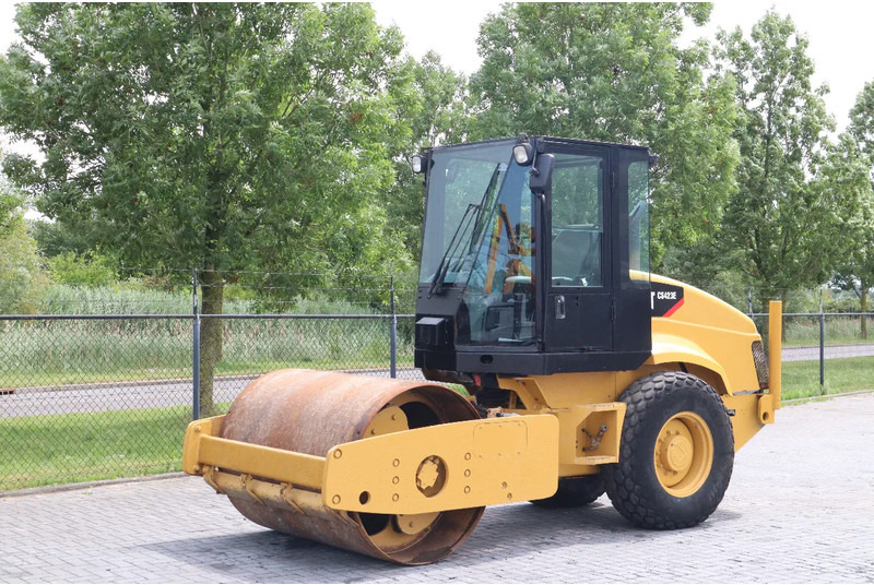 Caterpillar CS423 E | AIRCO | GOOD WORKING | BW 177 - Rodillo: foto 2 Caterpillar CS423 E | AIRCO | GOOD WORKING | BW 177 - Rodillo: foto 2