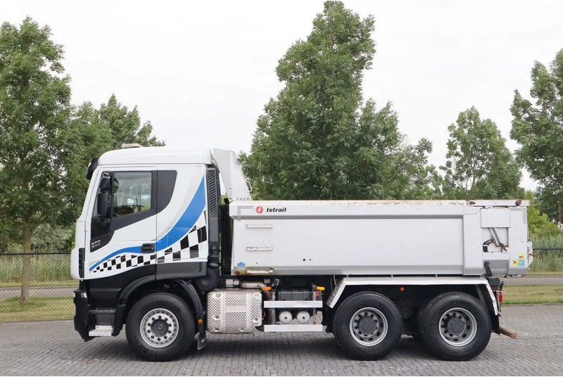 Iveco Stralis X-WAY 570 6X4 FULL STEEL BIG AXLES RETARDER EURO 6 - Camión volquete: foto 3 Iveco Stralis X-WAY 570 6X4 FULL STEEL BIG AXLES RETARDER EURO 6 - Camión volquete: foto 3