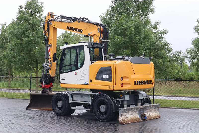 Liebherr A916 LITRONIC | ROTOTILT | BUCKET | DOZERBLADE - Excavadora de ruedas: foto 3 Liebherr A916 LITRONIC | ROTOTILT | BUCKET | DOZERBLADE - Excavadora de ruedas: foto 3