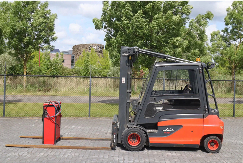 Linde E35 L-01 | DUPLEX | SIDESHIFT | POSITIONERS | LOW HOURS - Carretilla elevadora eléctrica: foto 1 Linde E35 L-01 | DUPLEX | SIDESHIFT | POSITIONERS | LOW HOURS - Carretilla elevadora eléctrica: foto 1