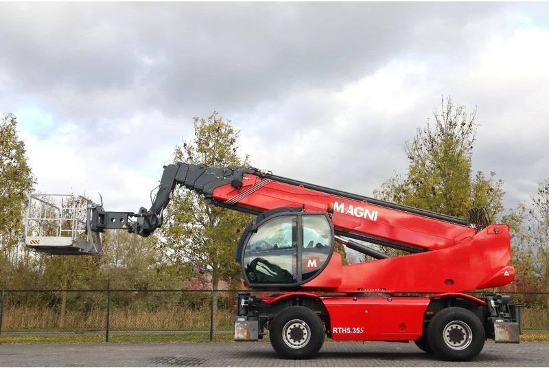 MAGNI RTH 5.35 S-M/C | WORKING PLATFORM | REMOTE | GOOD CONDITION - Cargadora: foto 1 MAGNI RTH 5.35 S-M/C | WORKING PLATFORM | REMOTE | GOOD CONDITION - Cargadora: foto 1