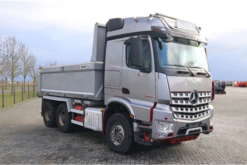 Mercedes-Benz Arocs 2658 2858 | 6X4 EURO 6 BIG AXLES | RETARDER | ENGINE PROBLEM - Camión volquete: foto 3 Mercedes-Benz Arocs 2658 2858 | 6X4 EURO 6 BIG AXLES | RETARDER | ENGINE PROBLEM - Camión volquete: foto 3