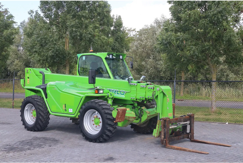 Merlo P40.17 PLUS | FORKS | JIB | BUCKET | GOOD TIRES - Manipulador telescópico: foto 5 Merlo P40.17 PLUS | FORKS | JIB | BUCKET | GOOD TIRES - Manipulador telescópico: foto 5
