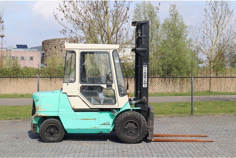 Mitsubishi FD45K | FORK SPREADERS | SIDESHIFT | DUPLO - Carretilla elevadora diésel: foto 4 Mitsubishi FD45K | FORK SPREADERS | SIDESHIFT | DUPLO - Carretilla elevadora diésel: foto 4