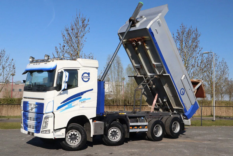 Volvo FH 540 | 8X4 | TANDEMLIFT | RETARDER | BIG AXLES | EURO 6 - Camión volquete: foto 1 Volvo FH 540 | 8X4 | TANDEMLIFT | RETARDER | BIG AXLES | EURO 6 - Camión volquete: foto 1