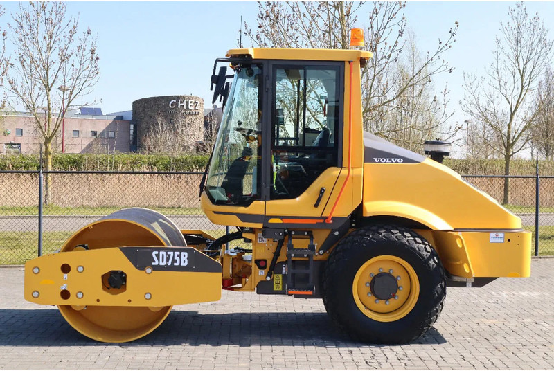 Volvo SD75B | SD 75 B | NEW / UNUSED | 1 YEAR WARRANTY - Apisonadora de asfalto: foto 1 Volvo SD75B | SD 75 B | NEW / UNUSED | 1 YEAR WARRANTY - Apisonadora de asfalto: foto 1