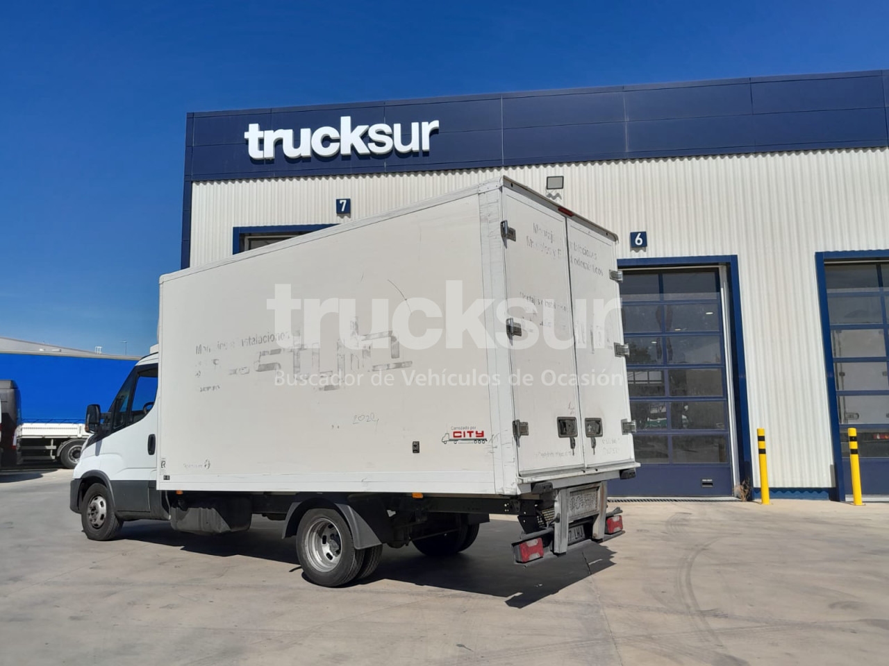 IVECO 35C16 GV - Furgoneta caja cerrada: foto 4 IVECO 35C16 GV - Furgoneta caja cerrada: foto 4