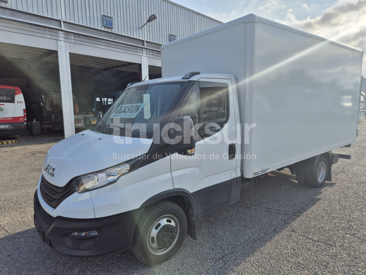 IVECO DAILY 35C16H - Furgoneta caja cerrada: foto 1 IVECO DAILY 35C16H - Furgoneta caja cerrada: foto 1