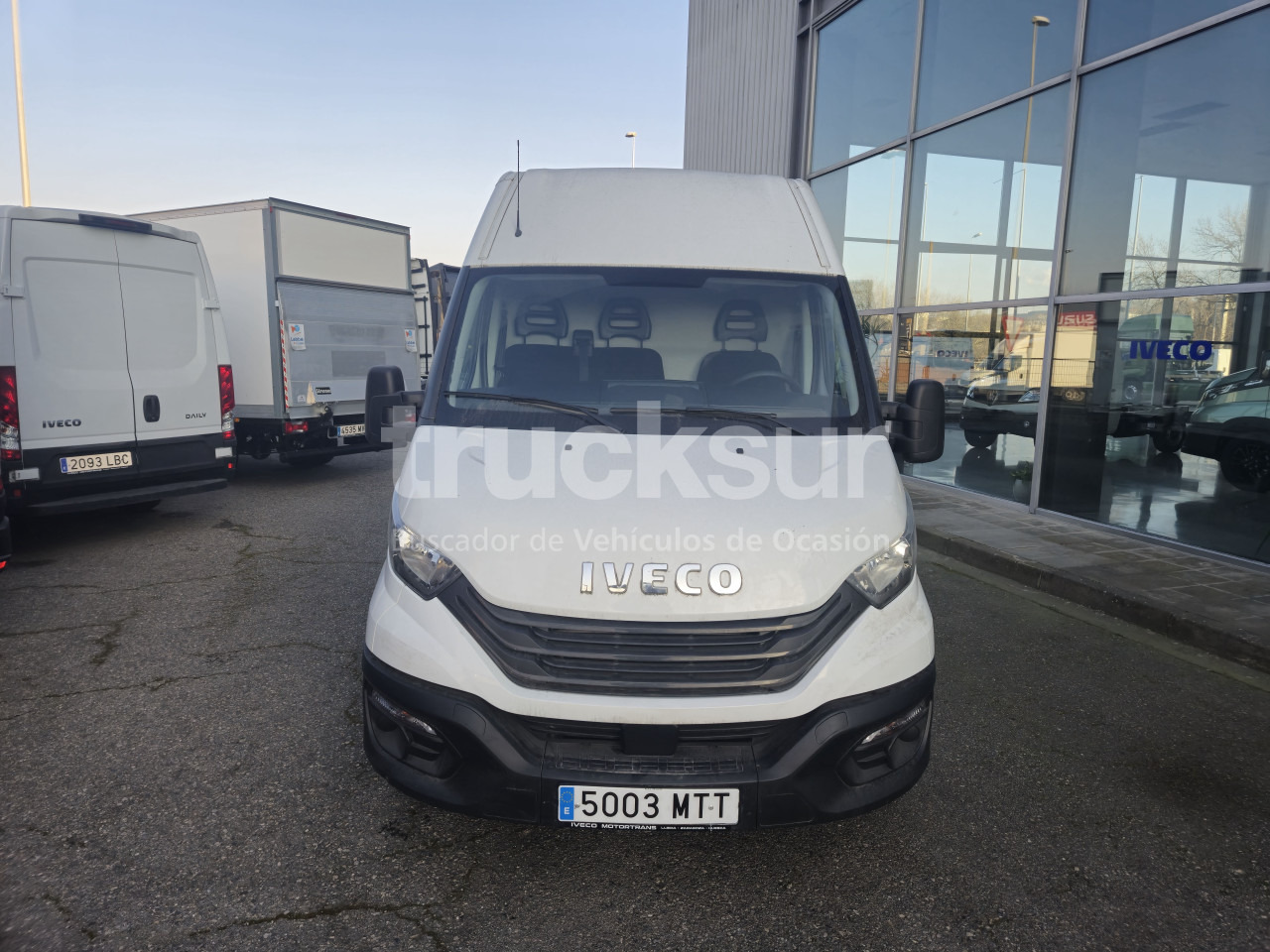 IVECO DAILY 35S16V 12M3 - Furgoneta caja cerrada: foto 2 IVECO DAILY 35S16V 12M3 - Furgoneta caja cerrada: foto 2
