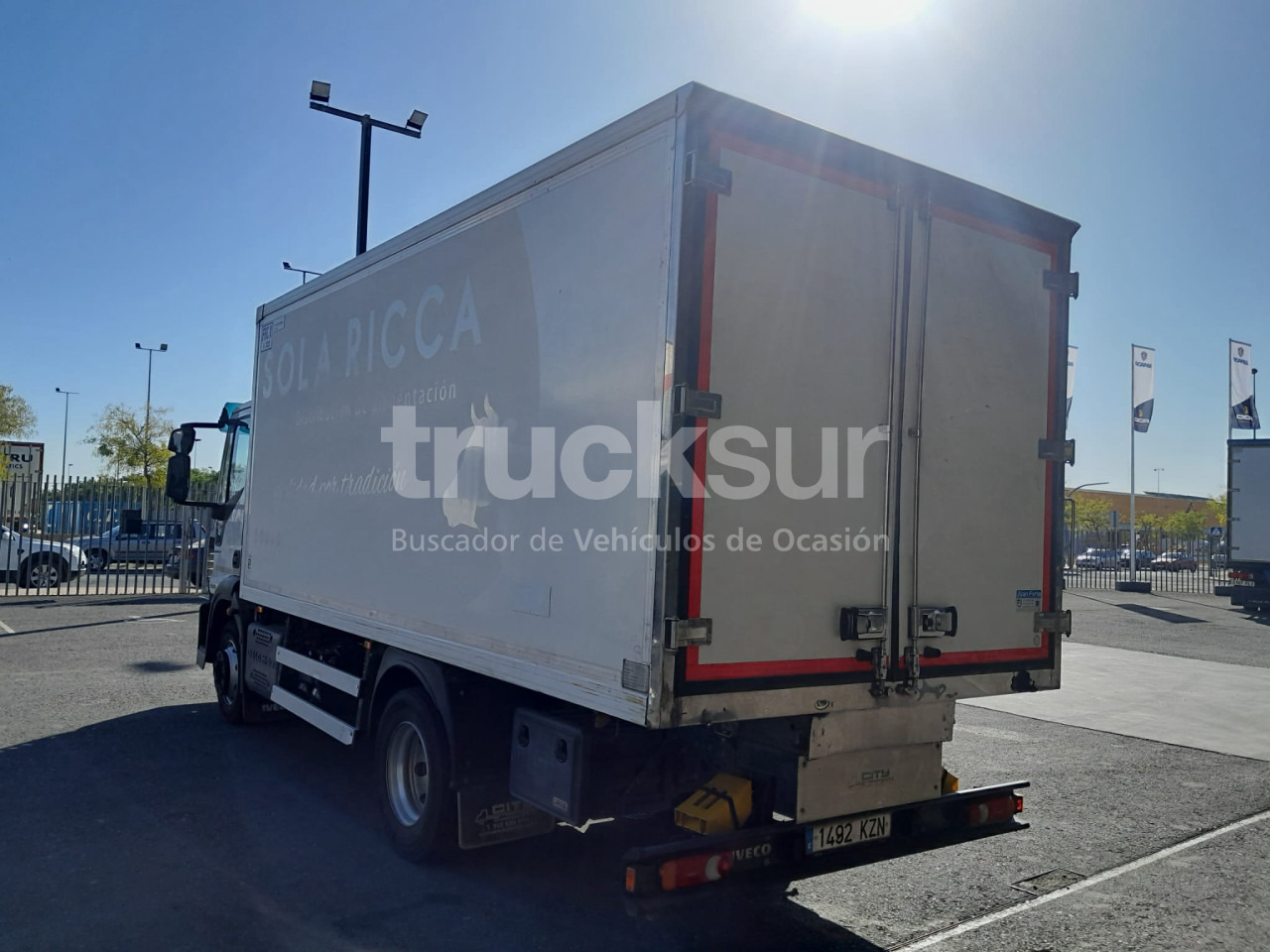IVECO ML120E22 FRC-X - Camión caja cerrada: foto 3 IVECO ML120E22 FRC-X - Camión caja cerrada: foto 3