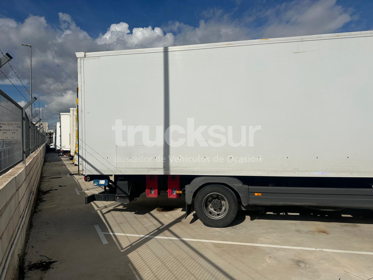 MERCEDES ATEGO - Camión caja cerrada: foto 4 MERCEDES ATEGO - Camión caja cerrada: foto 4