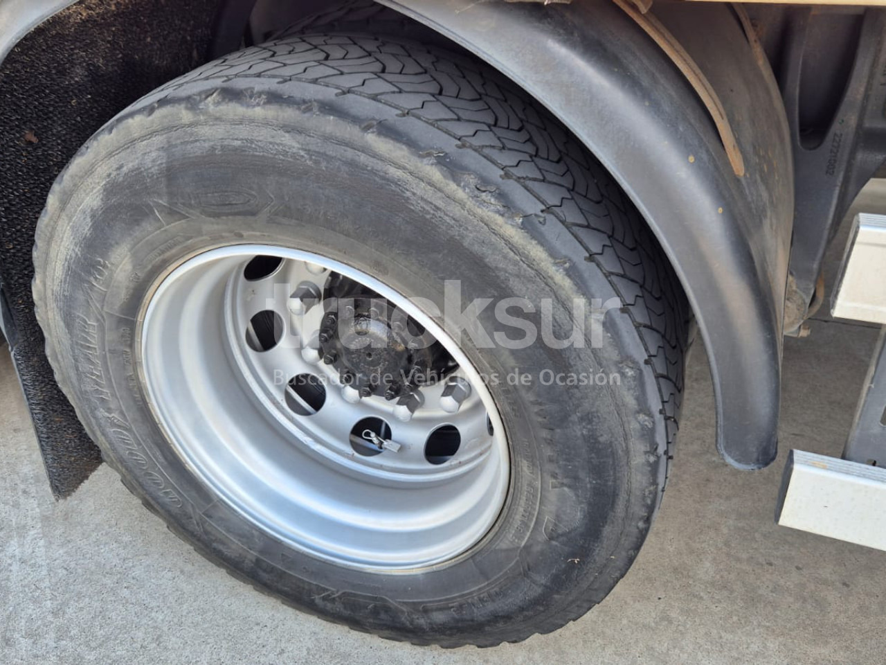 Camión lona RENAULT D320.26: foto 22 Camión lona RENAULT D320.26: foto 22