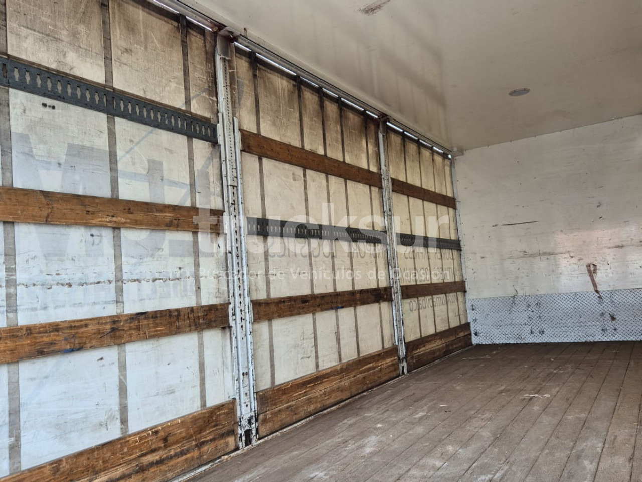 Camión lona RENAULT D320.26: foto 29 Camión lona RENAULT D320.26: foto 29