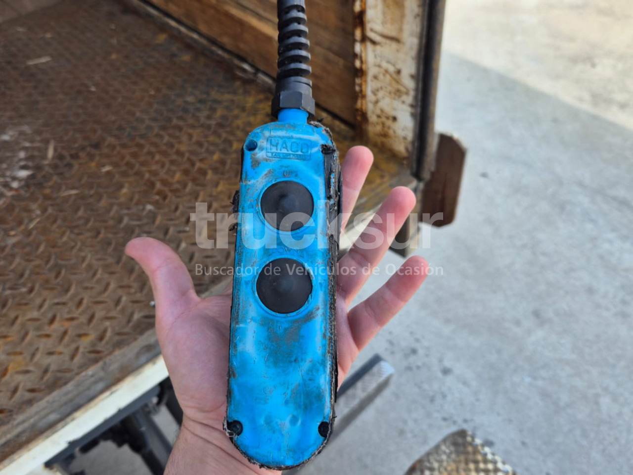 Camión lona RENAULT D320.26: foto 27 Camión lona RENAULT D320.26: foto 27