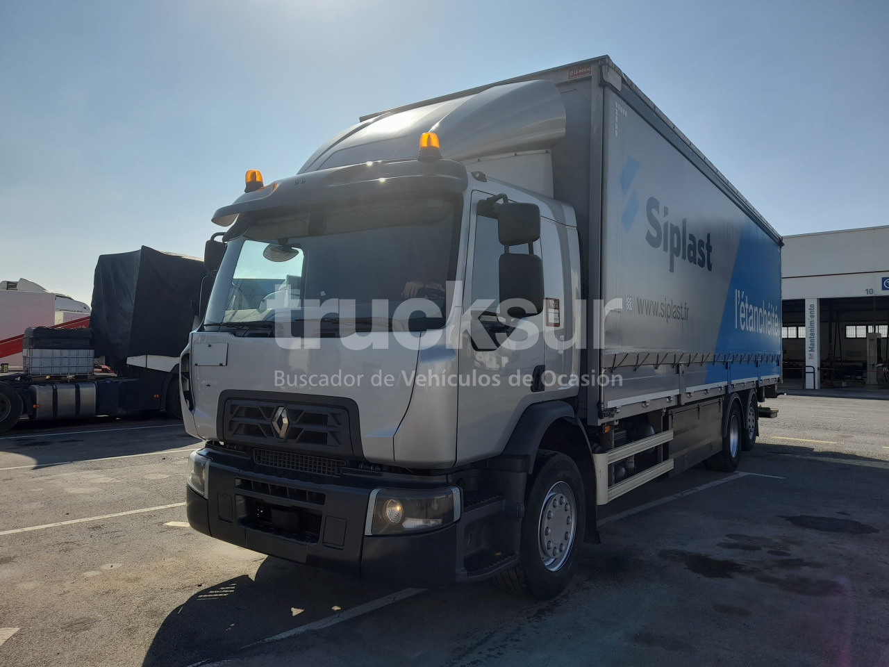 RENAULT D320.26 ejes 6x2*4 - Camión lona: foto 2 RENAULT D320.26 ejes 6x2*4 - Camión lona: foto 2