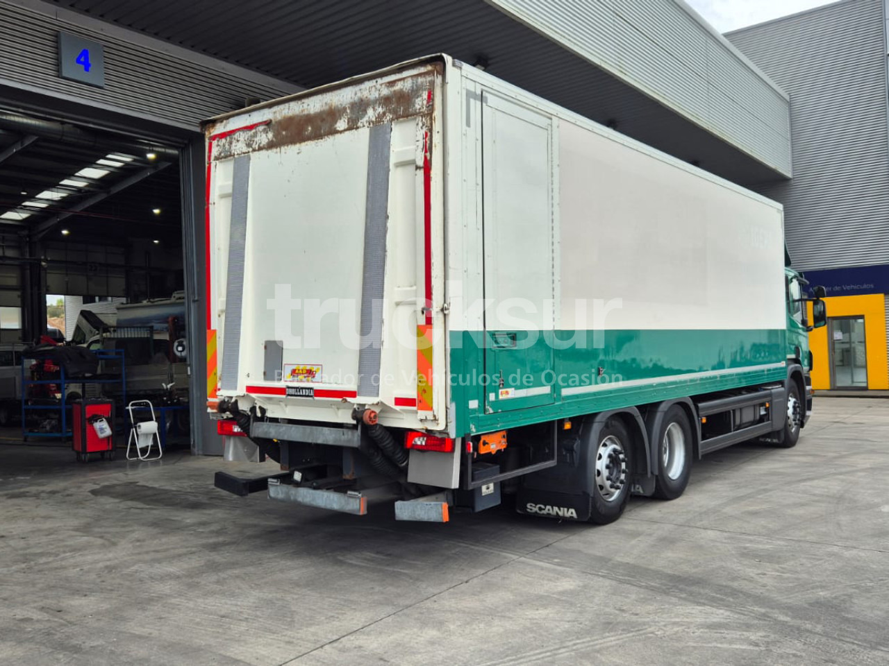 SCANIA P320.26 ejes 6x2*4 - Camión lona: foto 3 SCANIA P320.26 ejes 6x2*4 - Camión lona: foto 3
