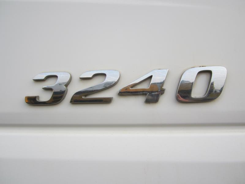 Mercedes AXOR 3240 - Camión volquete: foto 3 Mercedes AXOR 3240 - Camión volquete: foto 3