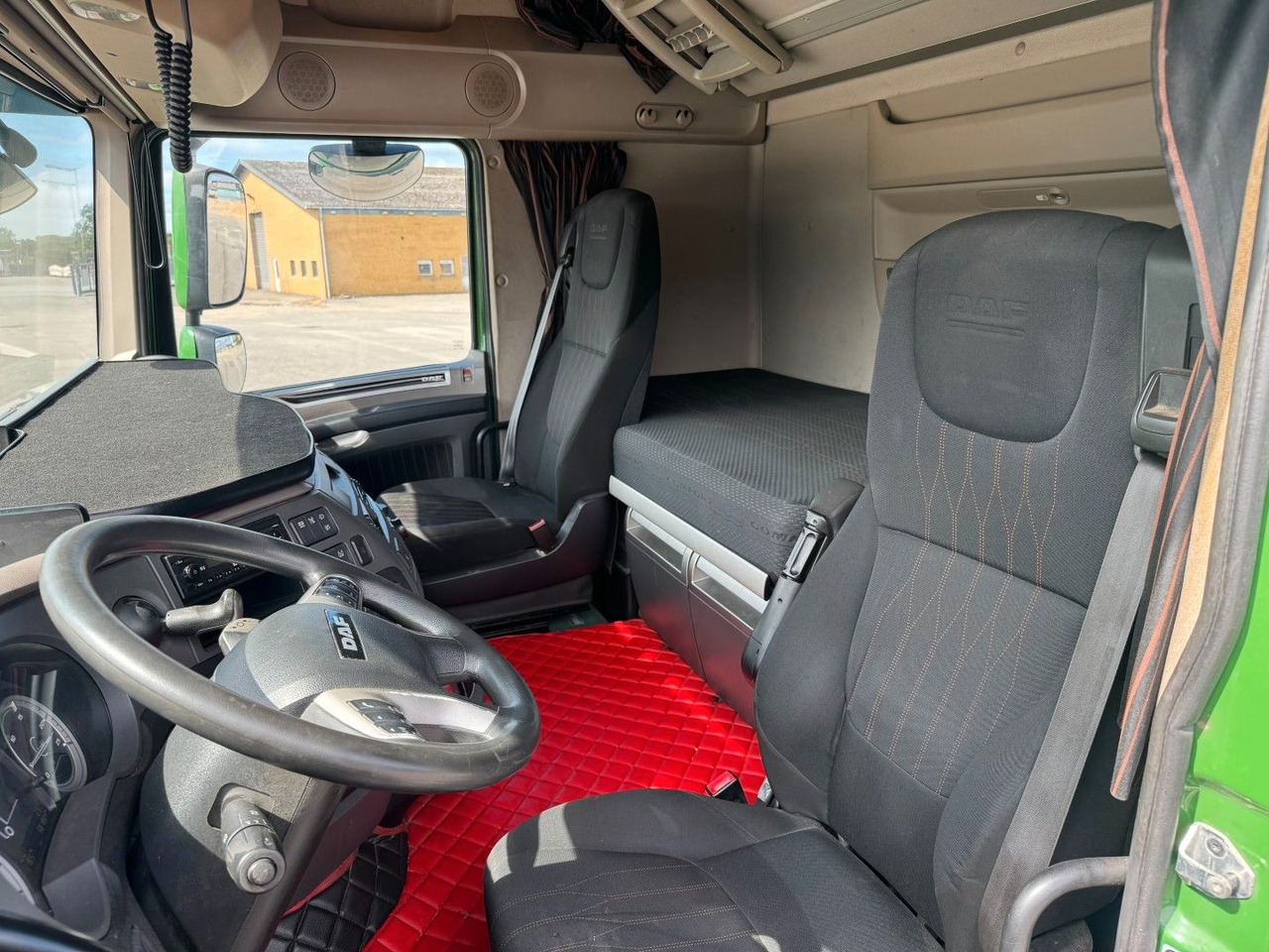 DAF XF 450 4x2 SSC Euro 6 - Cabeza tractora: foto 5 DAF XF 450 4x2 SSC Euro 6 - Cabeza tractora: foto 5