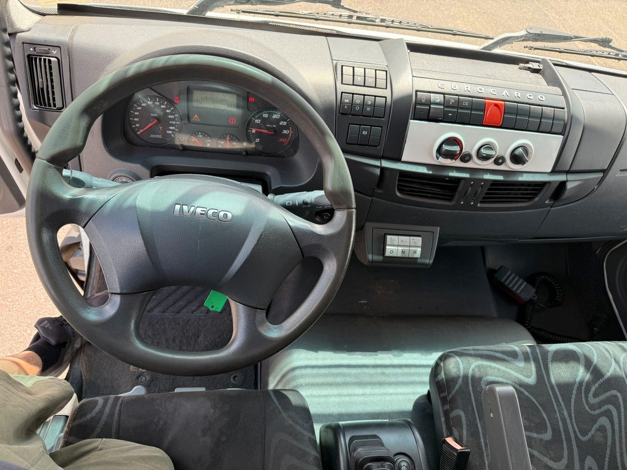 Camión frigorífico Iveco 180E32 Schmitz / Thermo King T-1200R Spectrum Iveco 180E32 Schmitz / Thermo King T-1200R Spectrum: foto 6