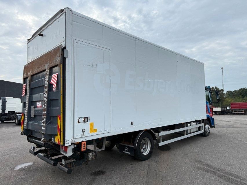 Iveco Eurocargo 120E25 4x2 Closed Box / Koffer - Camión caja cerrada: foto 3 Iveco Eurocargo 120E25 4x2 Closed Box / Koffer - Camión caja cerrada: foto 3