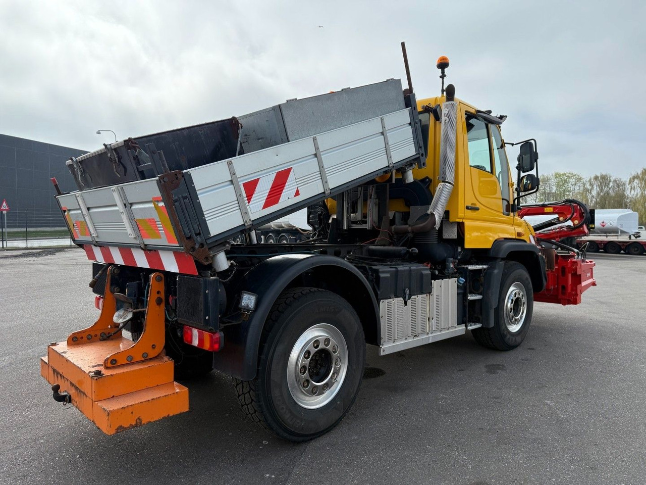 Unimog U427 4x4 Tipper / Kipper / Dücker Fräse BRS 15 - Camión volquete: foto 4 Unimog U427 4x4 Tipper / Kipper / Dücker Fräse BRS 15 - Camión volquete: foto 4