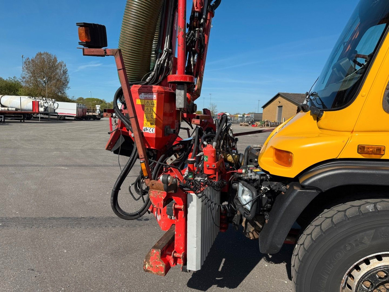 Camión volquete Unimog U500 4x4 / Dücker Kipper / Saug / Mäher  MKT 15R: foto 12