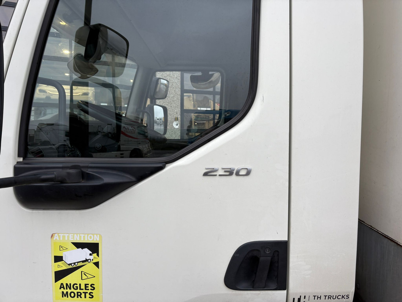 DAF LF 230 FA - Camión caja cerrada: foto 5 DAF LF 230 FA - Camión caja cerrada: foto 5