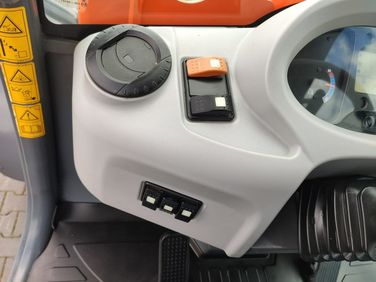 Cargadora de ruedas Hitachi ZW75 Wheel Loader Szybko-Złącze Widły Stan Bardzo Dobry: foto 16 Cargadora de ruedas Hitachi ZW75 Wheel Loader Szybko-Złącze Widły Stan Bardzo Dobry: foto 16