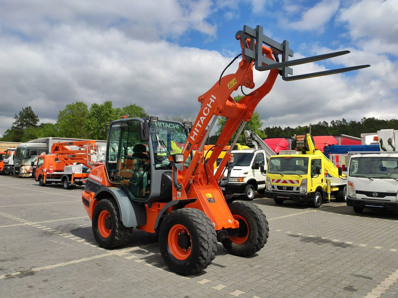 Hitachi ZW75 Wheel Loader Szybko-Złącze Widły Stan Bardzo Dobry - Cargadora de ruedas: foto 2 Hitachi ZW75 Wheel Loader Szybko-Złącze Widły Stan Bardzo Dobry - Cargadora de ruedas: foto 2