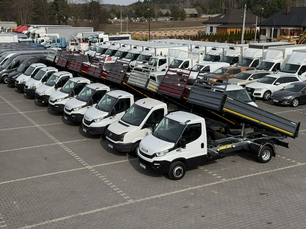 Iveco Daily 70C18 V H (72C18) Wywrotka 3-stronna Nowa Zabudowa - Camión volquete: foto 4 Iveco Daily 70C18 V H (72C18) Wywrotka 3-stronna Nowa Zabudowa - Camión volquete: foto 4
