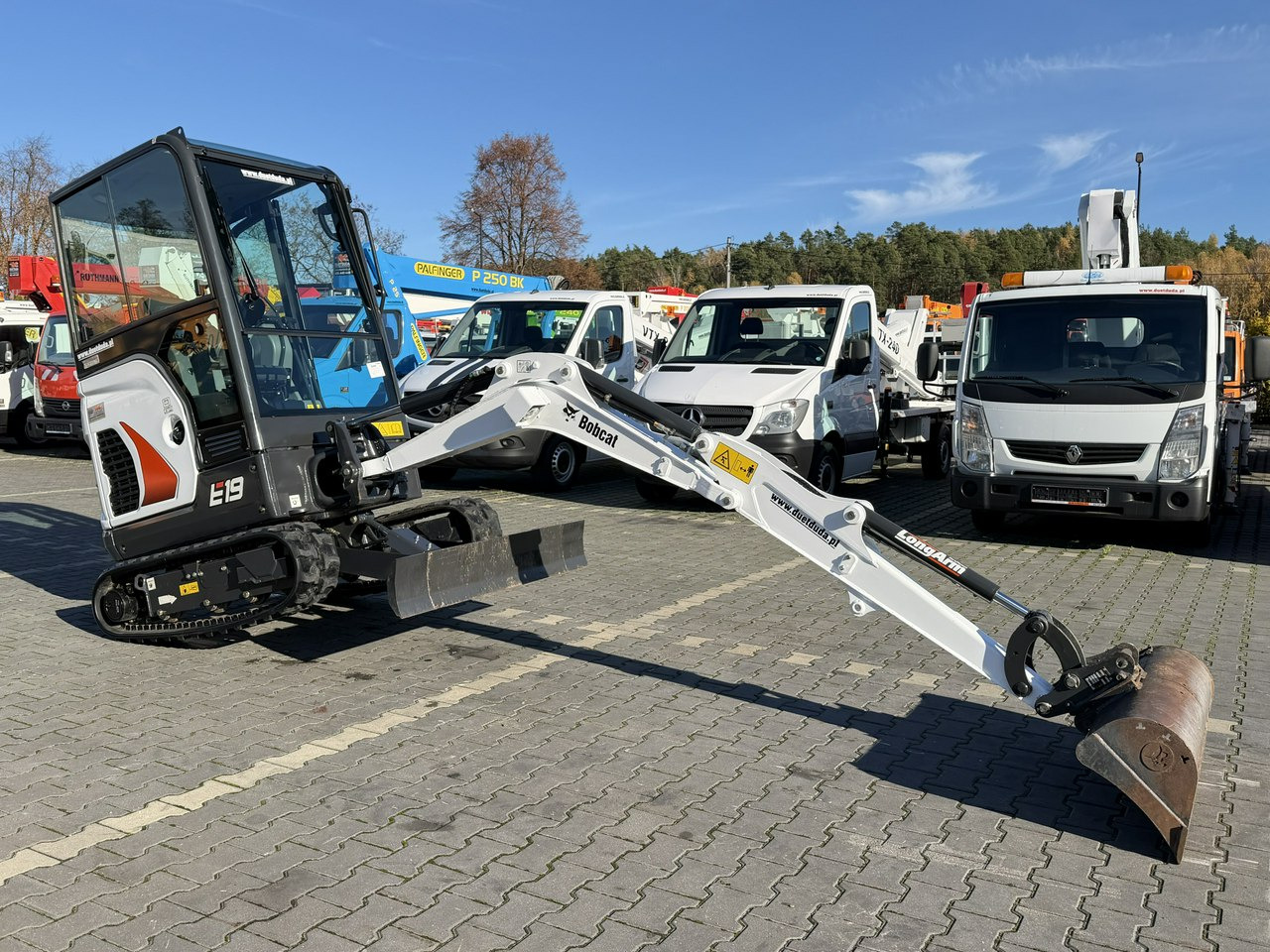 Bobcat E19 Komplet Łyżek Mało Używana Przepracowane tylko 90mth - Otros maquinaria: foto 2 Bobcat E19 Komplet Łyżek Mało Używana Przepracowane tylko 90mth - Otros maquinaria: foto 2